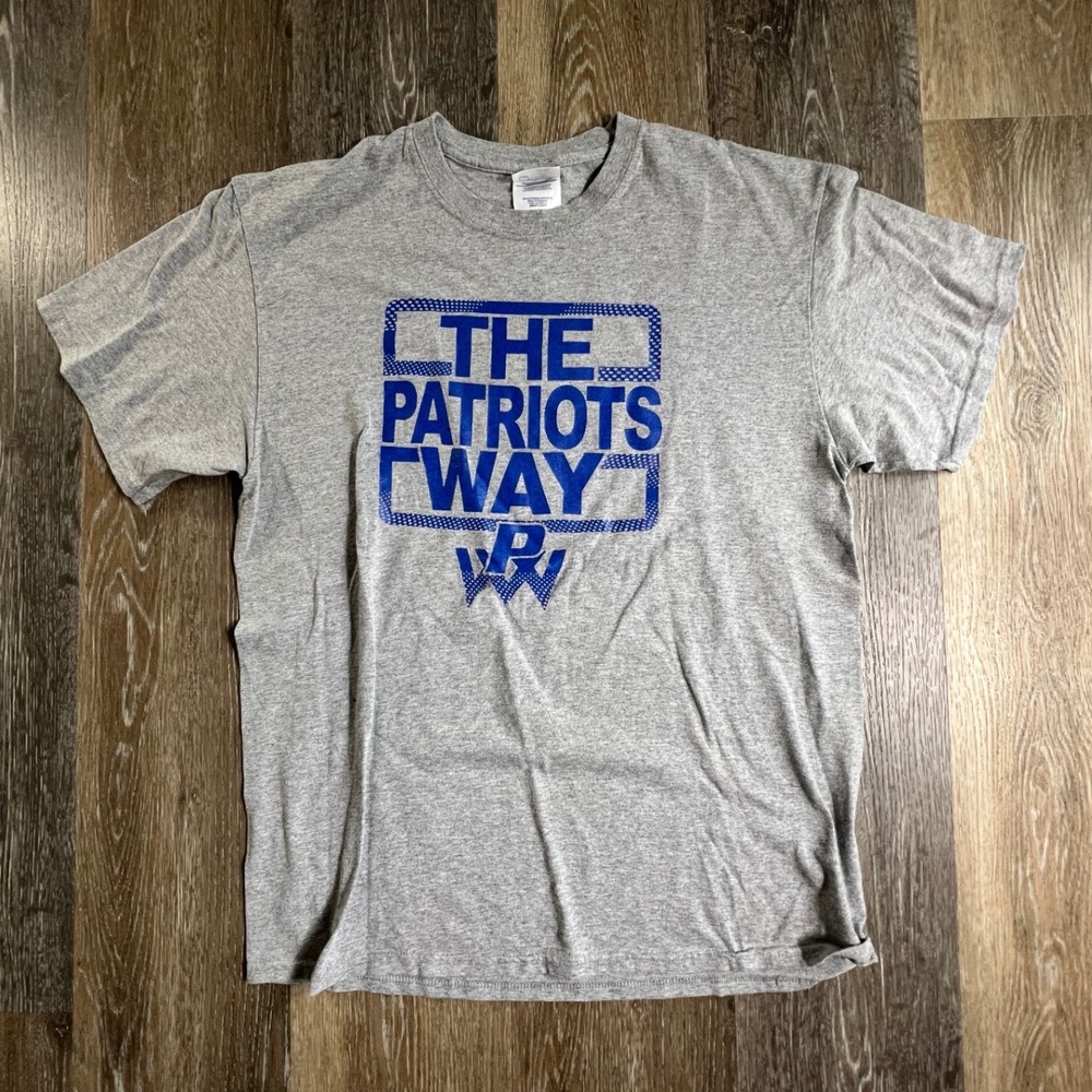 Port and Company Graphic T-Shirt Men Large Gray The Patriots Way Sporting Goods
